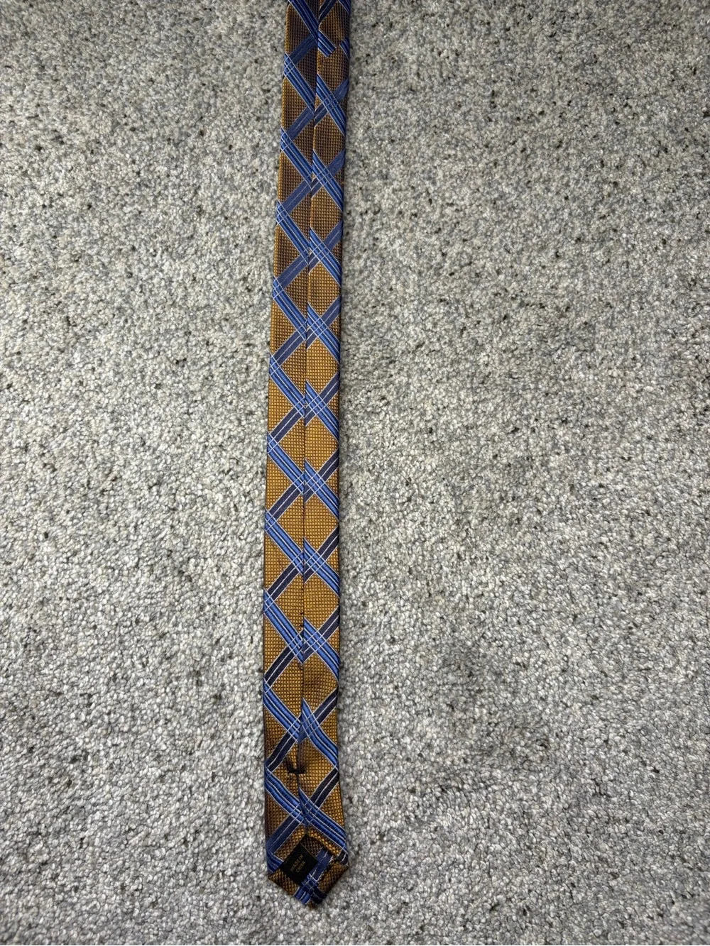 Jos. A. Bank Reserve Men's Silk Tie Gold and Blue Striped Made In China 60 X 3.5